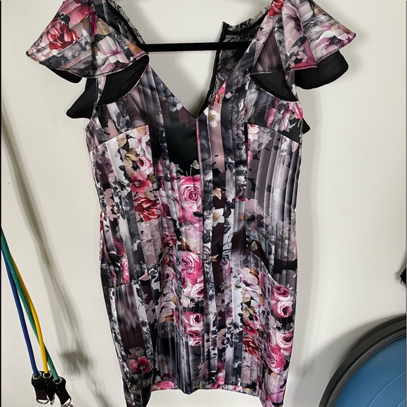 Satin dress - Picture 3 of 3